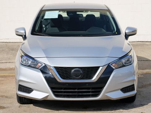 Used 2021 Nissan Versa SV FWD image 39