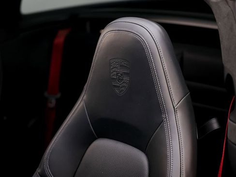 Used 2022 Porsche 911 Targa 4S AWD/4WD image 32