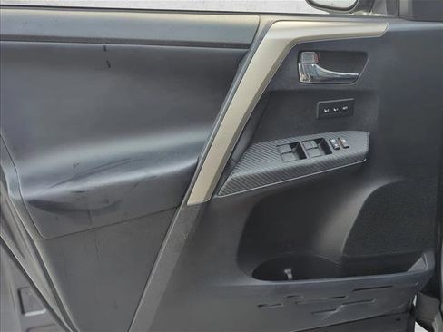 Used 2015 Toyota RAV4 Limited image 10