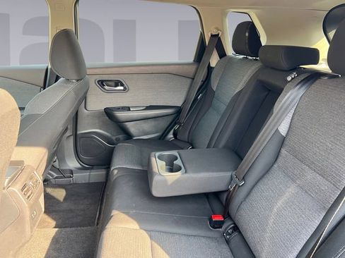 Used 2023 Nissan Rogue SV image 16