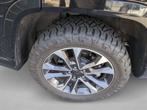 Used 2024 Jeep Grand Cherokee Overland w/ Trailer Tow Package image 9