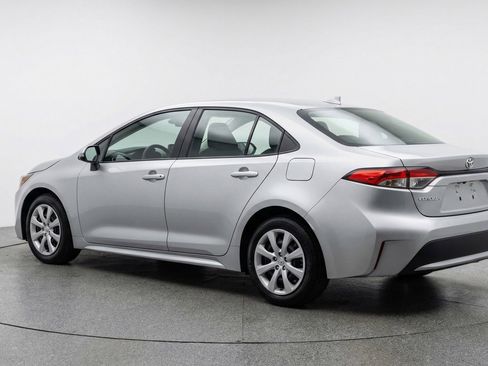 Used 2025 Toyota Corolla LE FWD image 6