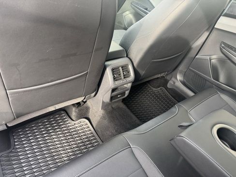 Used 2023 Volkswagen Taos SE w/ Panoramic Sunroof Package image 22