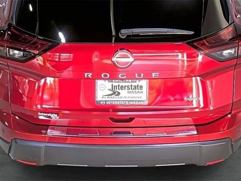 Used 2025 Nissan Rogue SV AWD/4WD image 11
