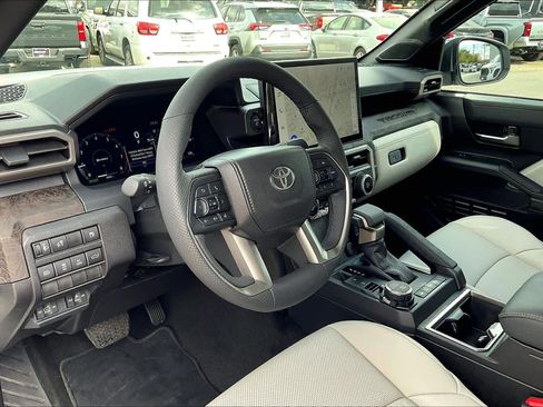 Used 2025 Toyota Tacoma Limited image 17