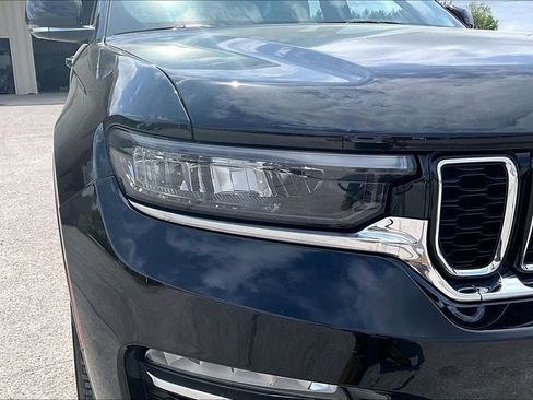 Used 2023 Jeep Grand Cherokee Limited w/ Luxury Tech Group II image 29