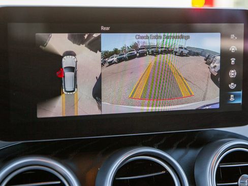 Used 2021 Mercedes-Benz GLC 300 4MATIC image 16