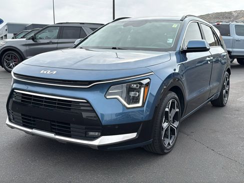 Used 2024 Kia Niro SX Touring image 7