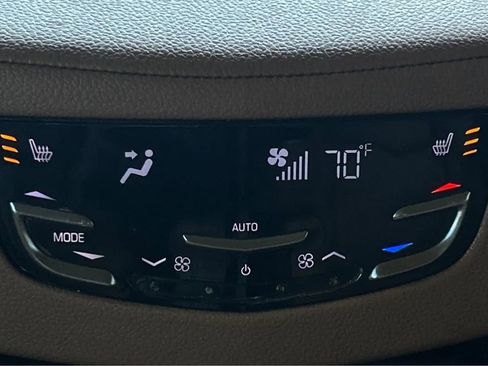Used 2017 Cadillac Escalade Platinum RWD image 43