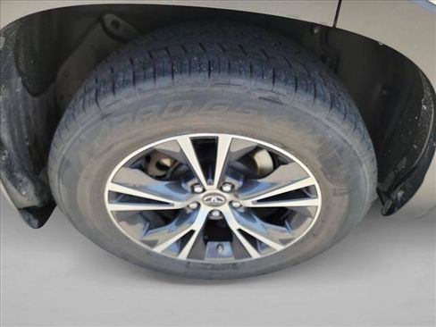 Used 2019 Toyota Highlander LE FWD image 11