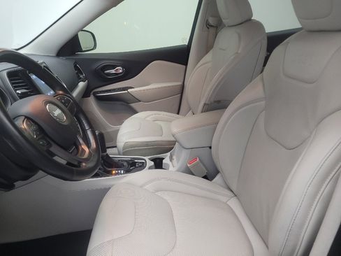Used 2020 Jeep Cherokee Limited FWD image 17