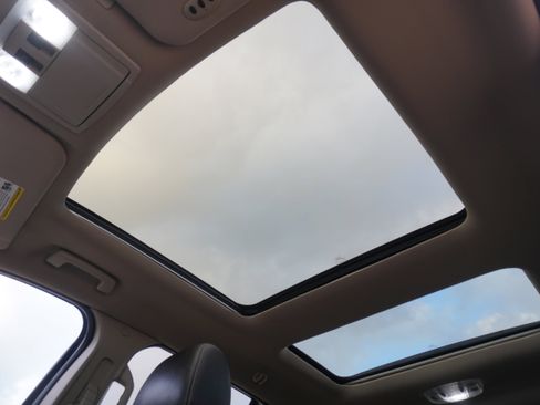 Used 2014 Ford Edge Sport w/ Driver Entry Package image 17