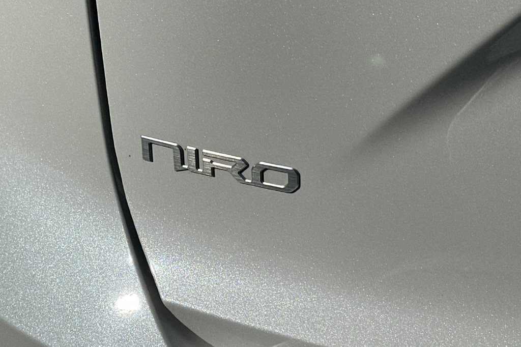 Used 2023 Kia Niro Wave FWD image 35