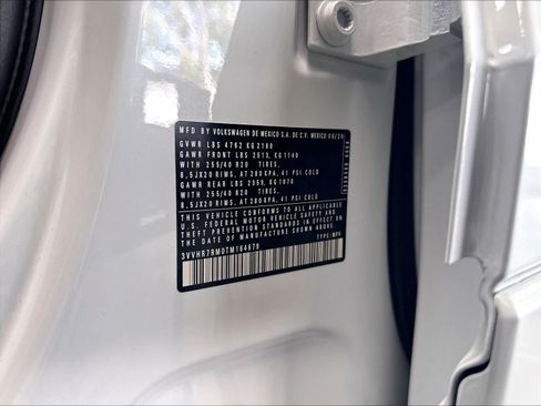 New 2026 Volkswagen Tiguan SE R-Line FWD image 11
