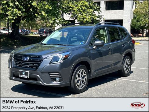 Used 2023 Subaru Forester Premium AWD/4WD image 1