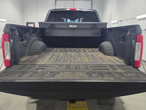 Used 2017 Ford F250 Lariat w/ Lariat Value Package image 12