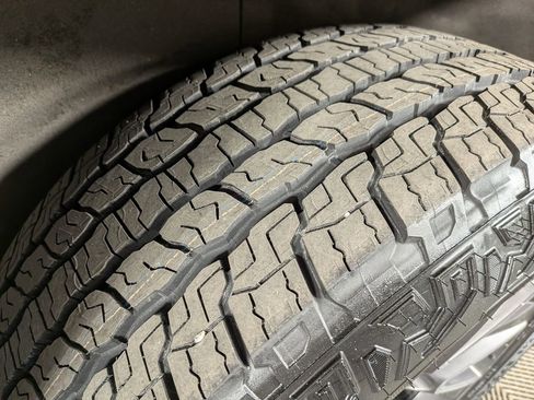 Used 2021 Chevrolet Tahoe Z71 w/ Z71 Signature Package image 14