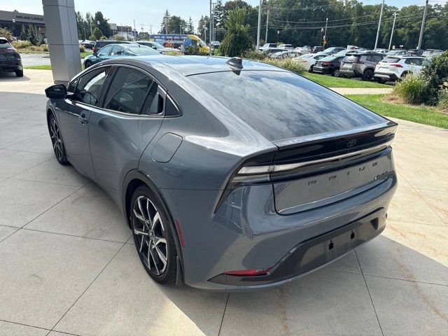 Used 2024 Toyota Prius Prime FWD image 5