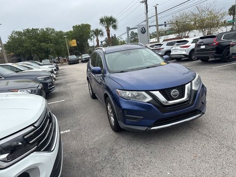 Used 2019 Nissan Rogue SV image 5