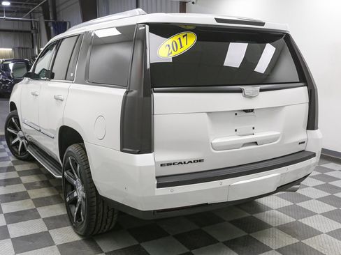 Used 2017 Cadillac Escalade Luxury image 11
