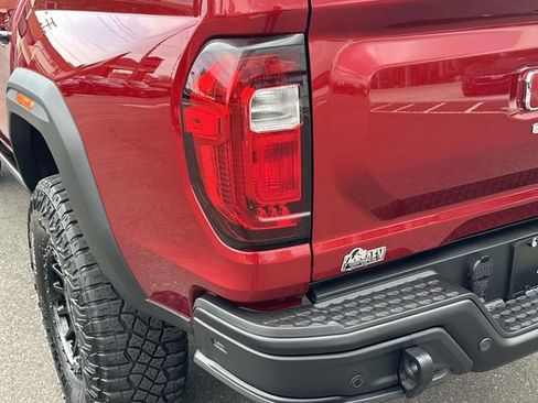 Used 2025 GMC Canyon AT4 w/ AT4X AEV Edition AWD/4WD image 9