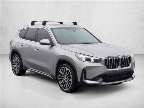 Used 2025 BMW X1 xDrive28i AWD/4WD image 3
