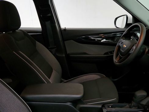 Used 2024 Chevrolet TrailBlazer LT AWD/4WD image 29