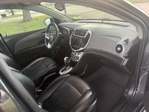 Used 2019 Chevrolet Sonic Premier FWD image 11