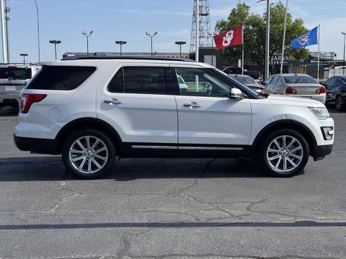 Used 2017 Ford Explorer Limited FWD image 4