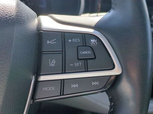 Used 2023 Toyota Highlander Platinum FWD image 17