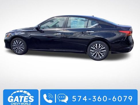 Used 2025 Nissan Altima 2.5 SV image 6