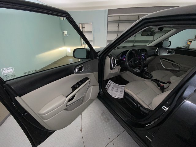 Used 2022 Kia Soul LX FWD image 11