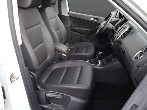 Used 2016 Volkswagen Tiguan S FWD image 21