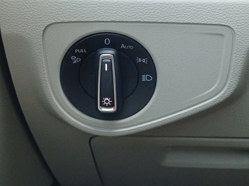 Used 2022 Volkswagen Atlas SE FWD image 12
