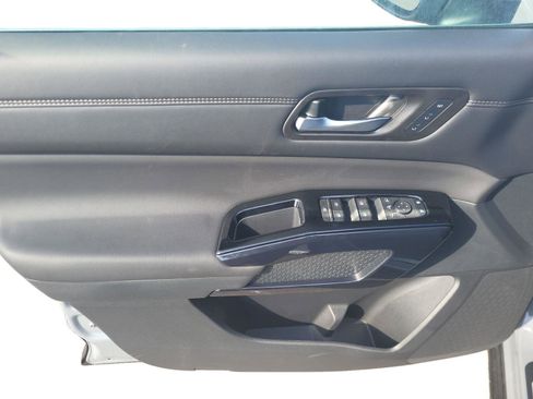 New 2026 Nissan Pathfinder Platinum image 9