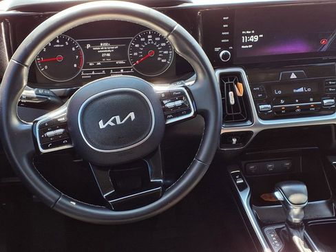 Certified 2022 Kia Sorento S w/ Panoramic Sunroof Package image 13