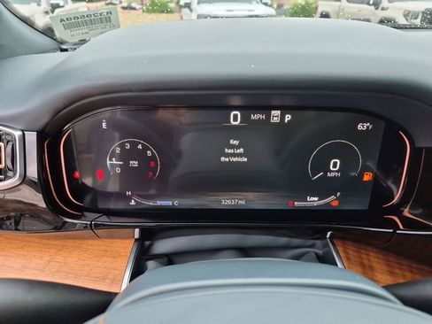 Used 2024 Jeep Grand Wagoneer Series III AWD/4WD image 22