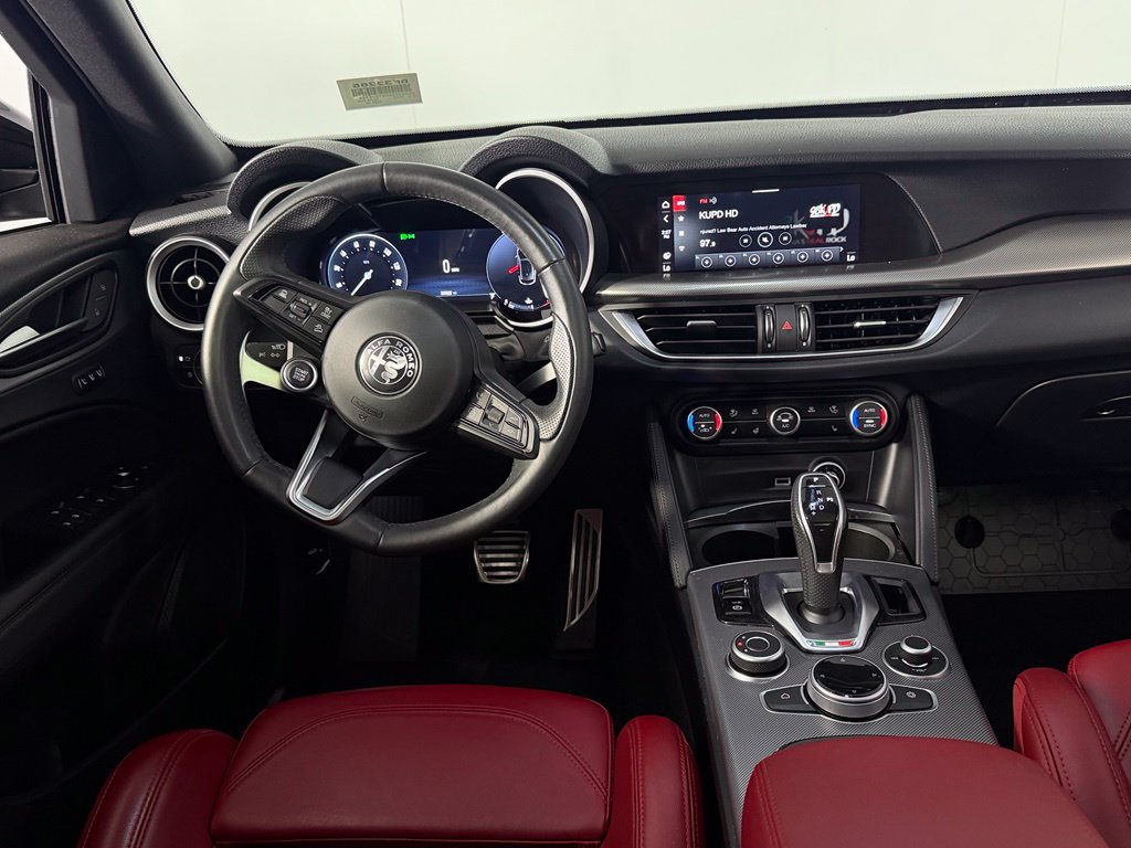 Used 2024 Alfa Romeo Stelvio Veloce AWD/4WD image 14
