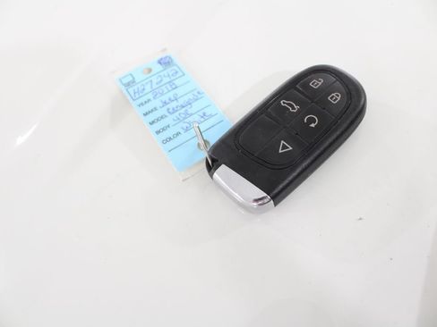 Used 2018 Jeep Renegade Latitude FWD image 11