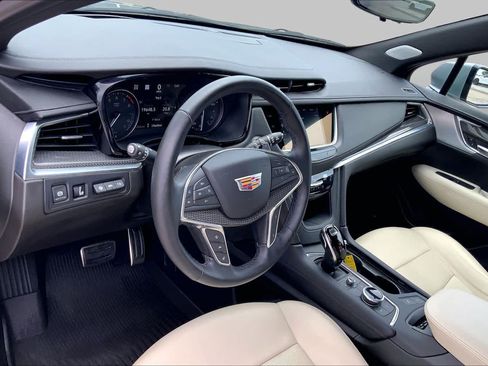 Used 2024 Cadillac XT5 Sportv w/ Technology Package AWD/4WD image 18