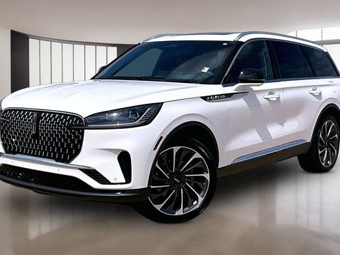 Used 2025 Lincoln Aviator Reserve w/ Equipment Group 201A AWD/4WD image 1