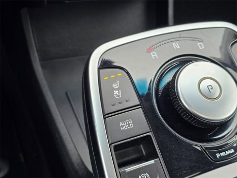 Used 2020 Kia Niro EX Premium w/ Cold Weather Package image 23