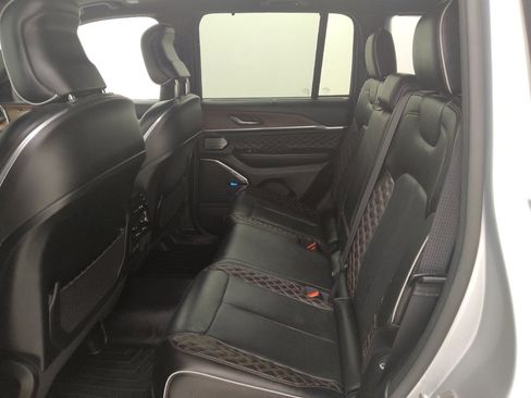 Used 2022 Jeep Grand Cherokee Summit w/ Luxury Tech Group V image 18