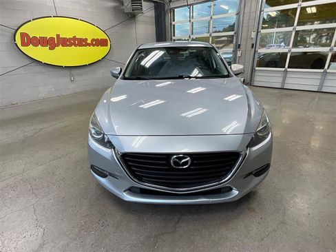 Used 2018 MAZDA MAZDA3 Touring FWD image 8