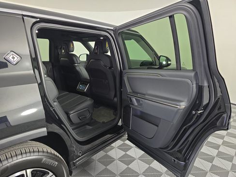 Used 2024 Rivian R1S Adventure AWD/4WD image 19
