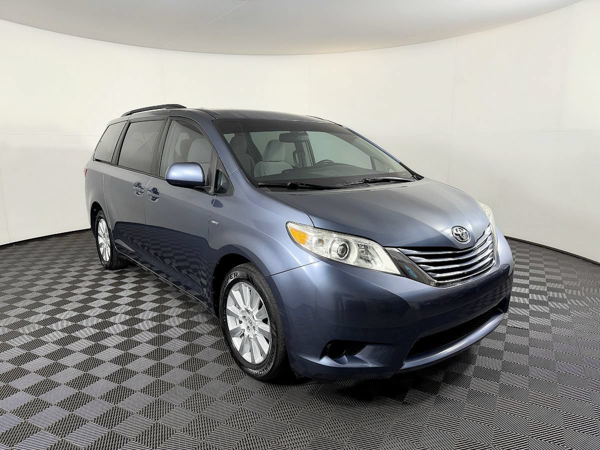 Used 2017 Toyota Sienna LE AWD/4WD image 6