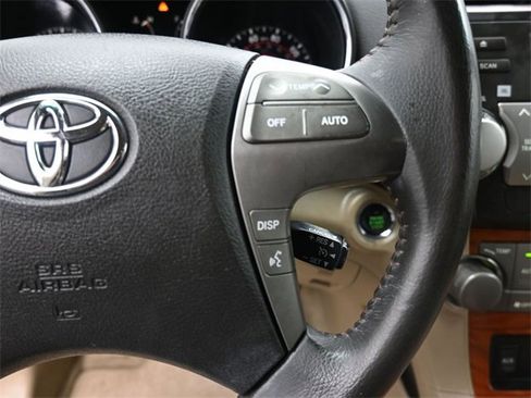Used 2010 Toyota Highlander Limited image 23