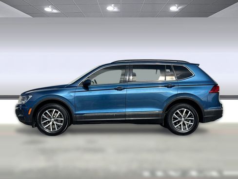 Used 2018 Volkswagen Tiguan SE image 2