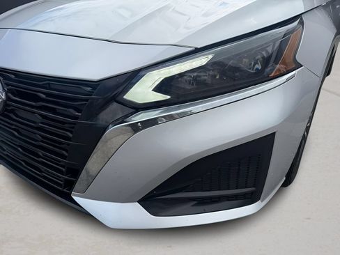 Used 2024 Nissan Altima 2.5 SV FWD image 23