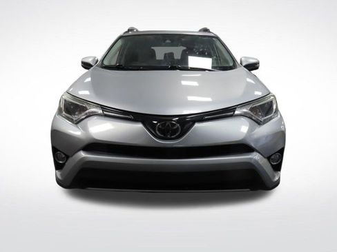Used 2018 Toyota RAV4 XLE FWD image 9